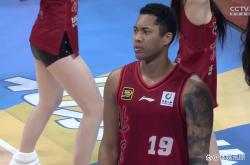 开云体育登录-快船险胜新疆队，周琦状态火热