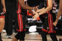 开云官网-雄鹿横扫上海队，张镇麟扛起全队