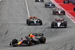 开云体育平台APP-雷诺车队横扫阿斯顿马丁，佩雷兹高光表现