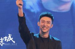 开云APP-铁血与灵光，几内亚的硬仗哲学与格列兹曼的致命回合