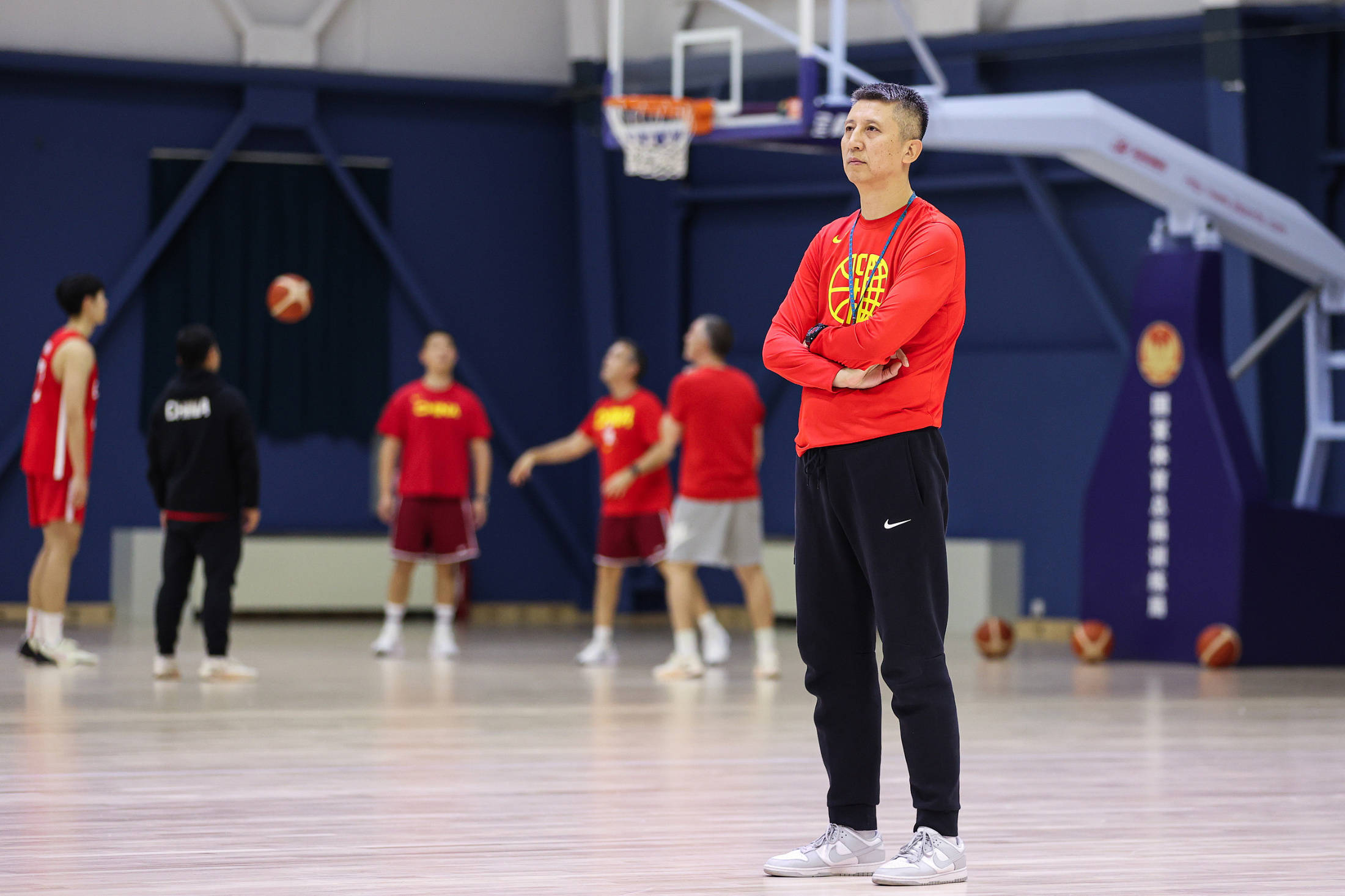 包含陕西男篮主场不敌青岛队，陷入困境的词条