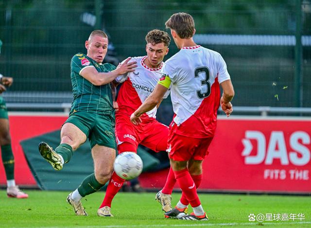 包含荷甲联赛球队斩获创纪录连胜纪录的词条