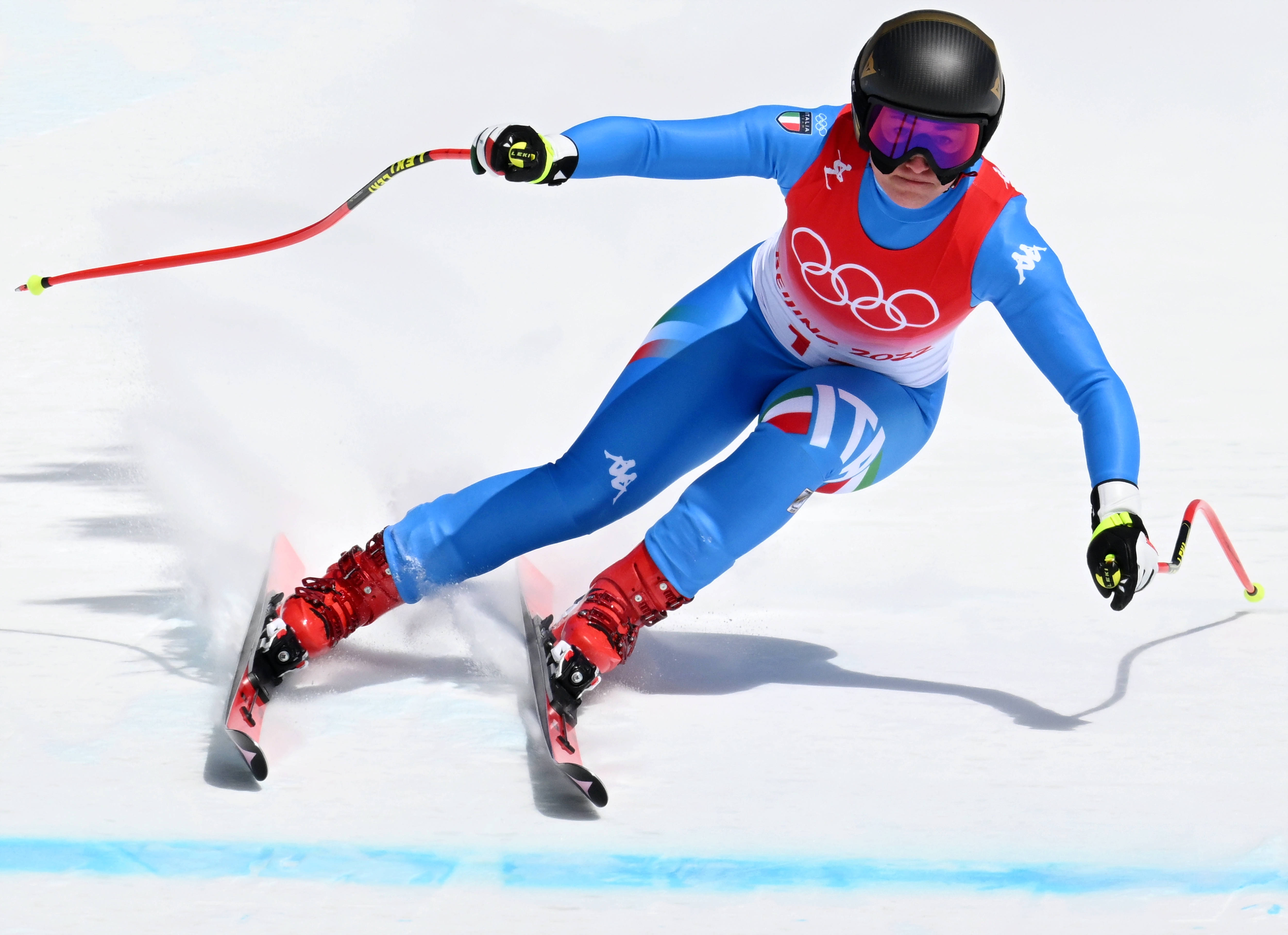 意大利滑雪选手在比赛中表现抢眼