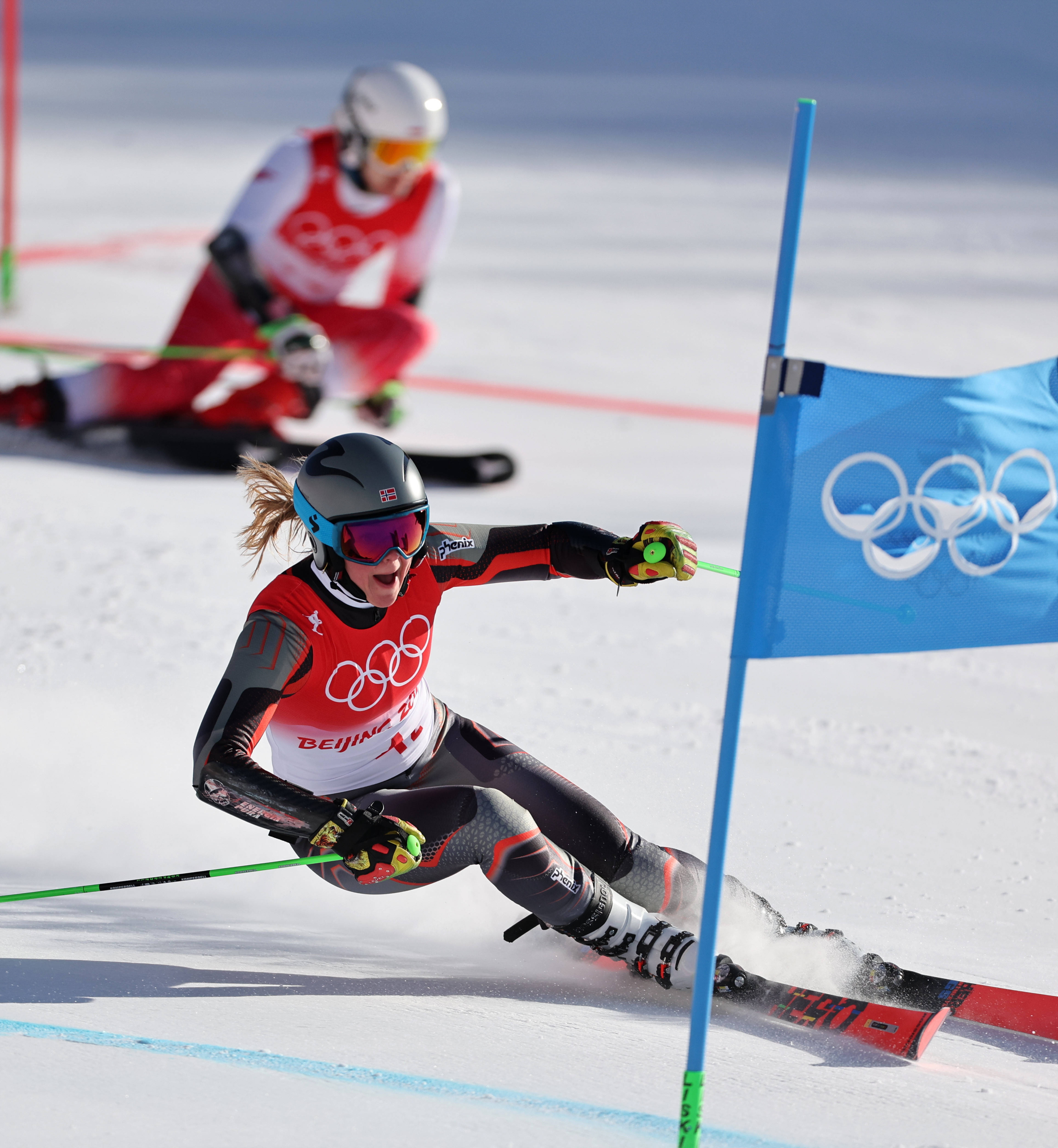 意大利滑雪选手在比赛中表现抢眼