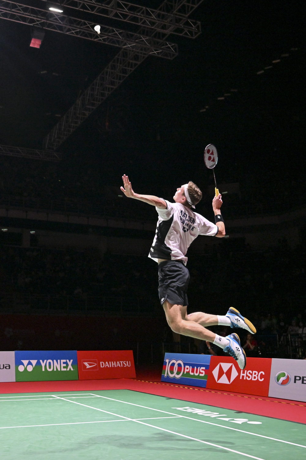 一场经典之战！羽毛球点燃球迷热情