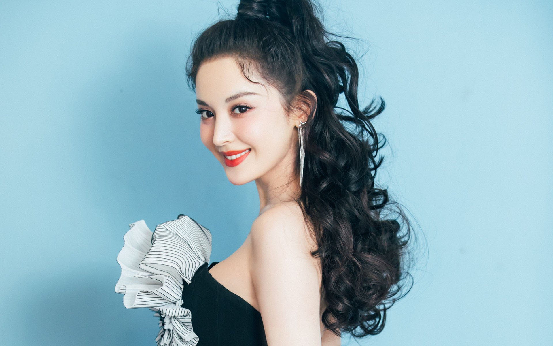 活塞主场碾压森林狼，欧文关键先生主宰胜利