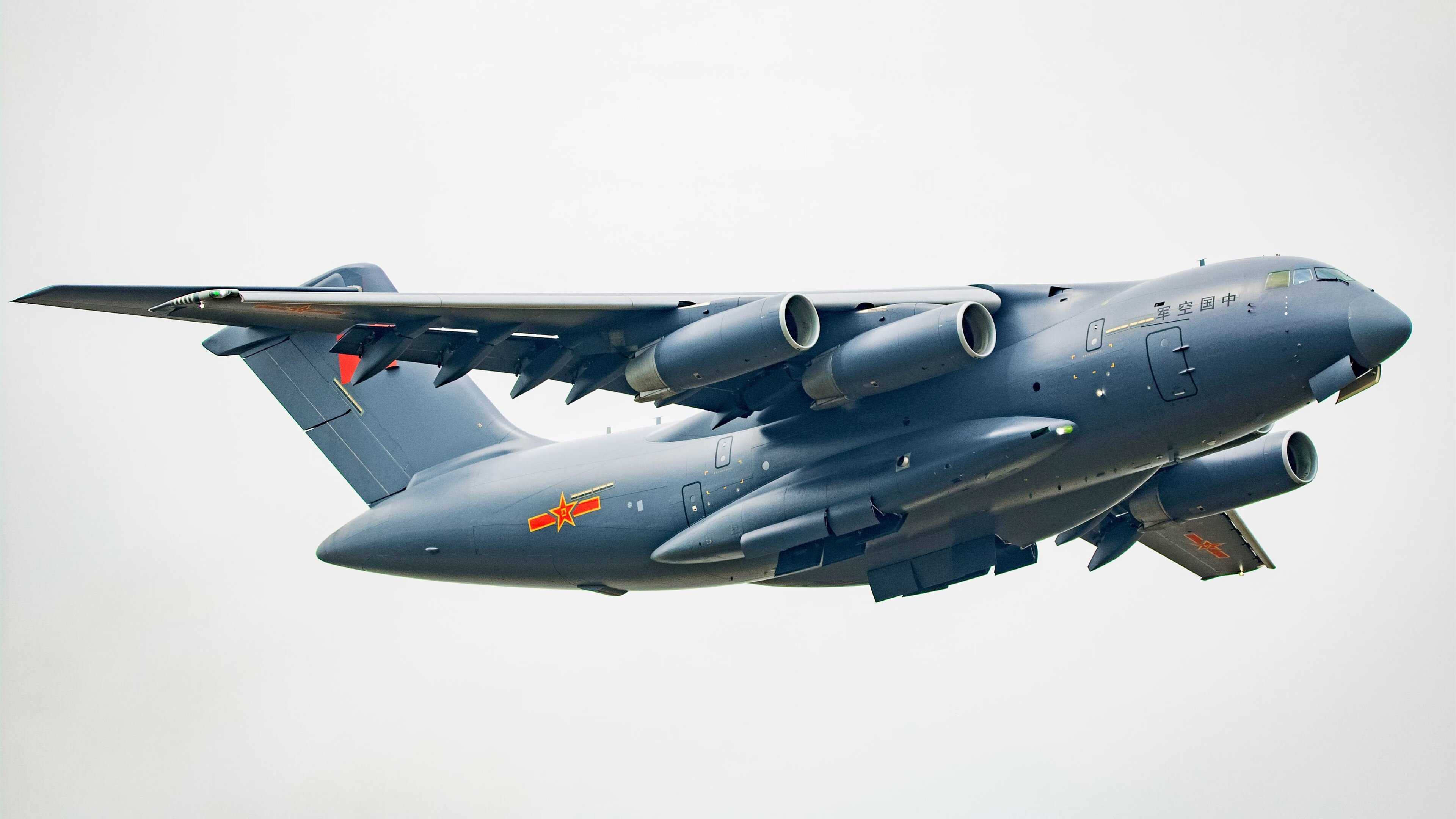 赛场上的多巴胺超载，当喀麦隆斩落马里撞上凯塞多接管F1揭幕战