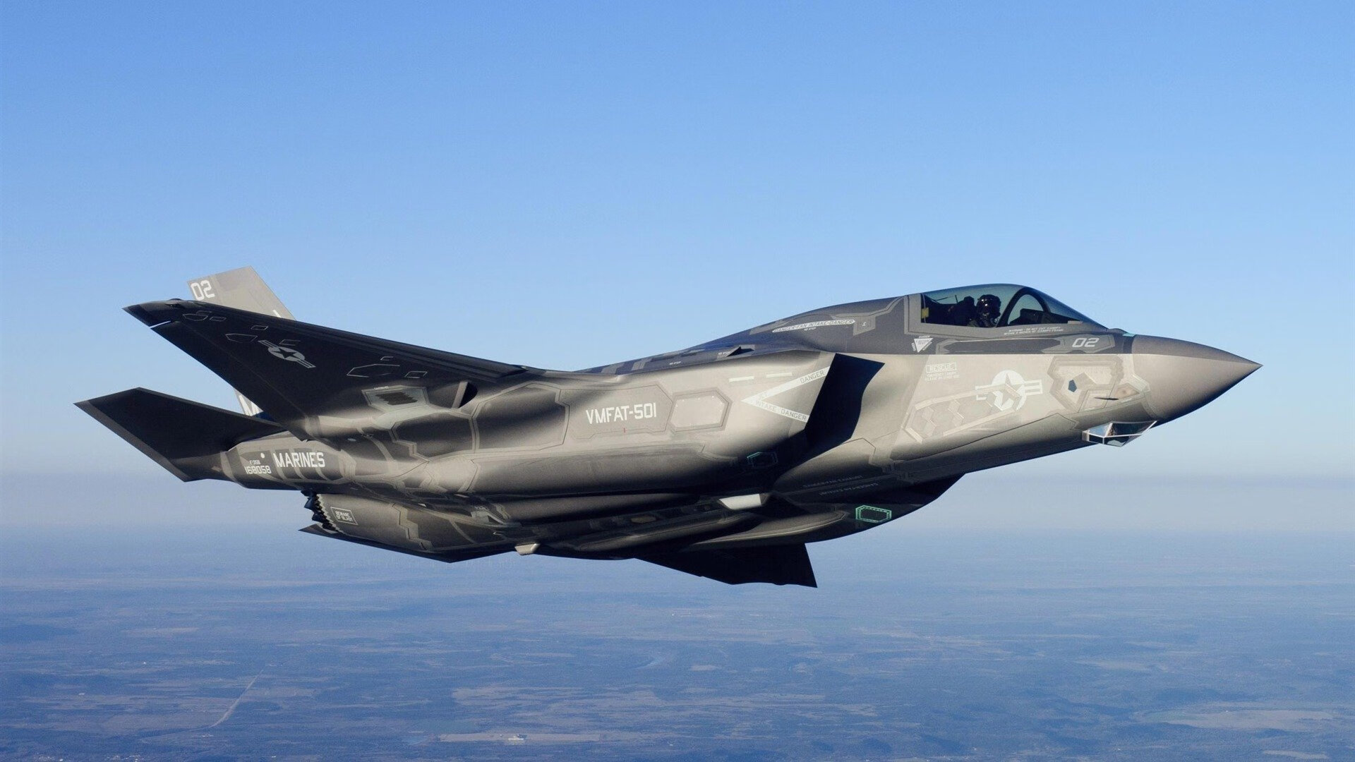 第三十分钟的喀麦隆鼓声,当梅西在友谊赛中决定成为全场焦点